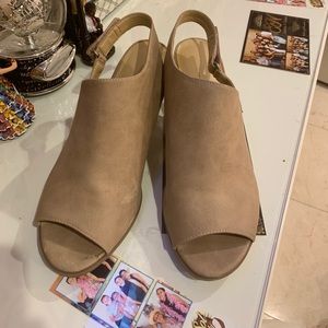 Naturalizer open toe shoes